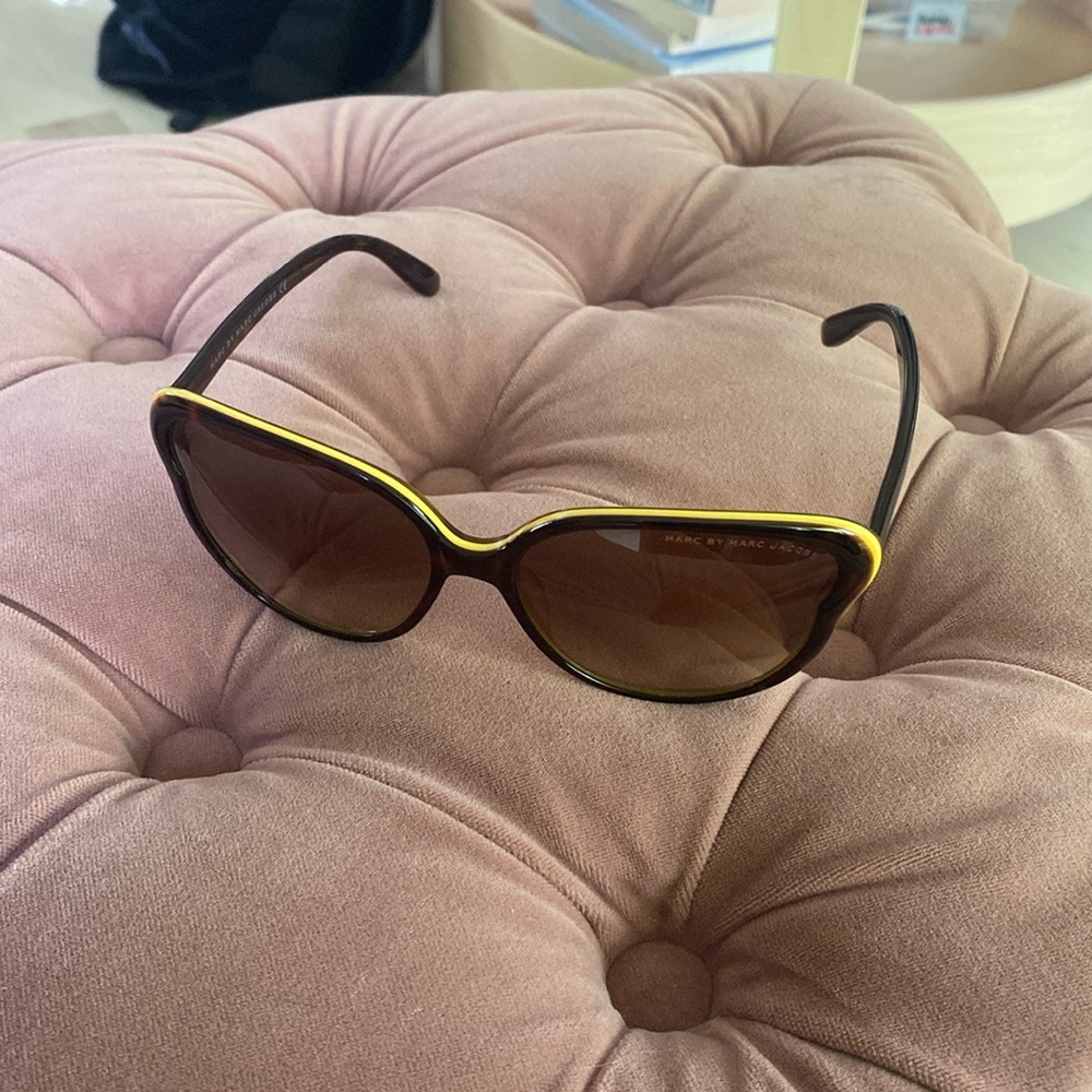 MARC BY MARC JACOBS SUNGLASSES